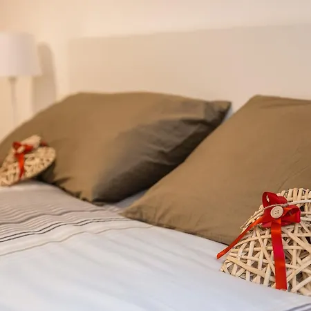 Porta Romana Charming Flat شقة *