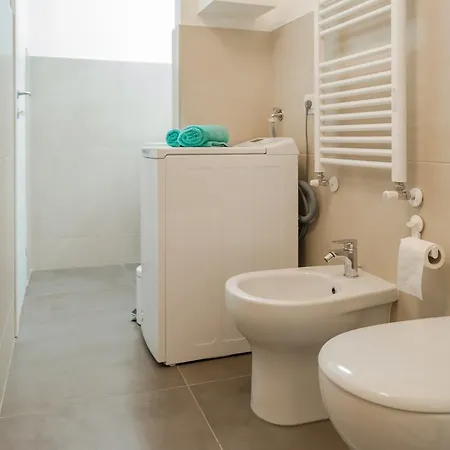 Porta Romana Charming Flat شقة *